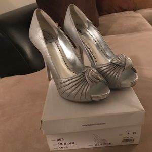 Women’s shoes